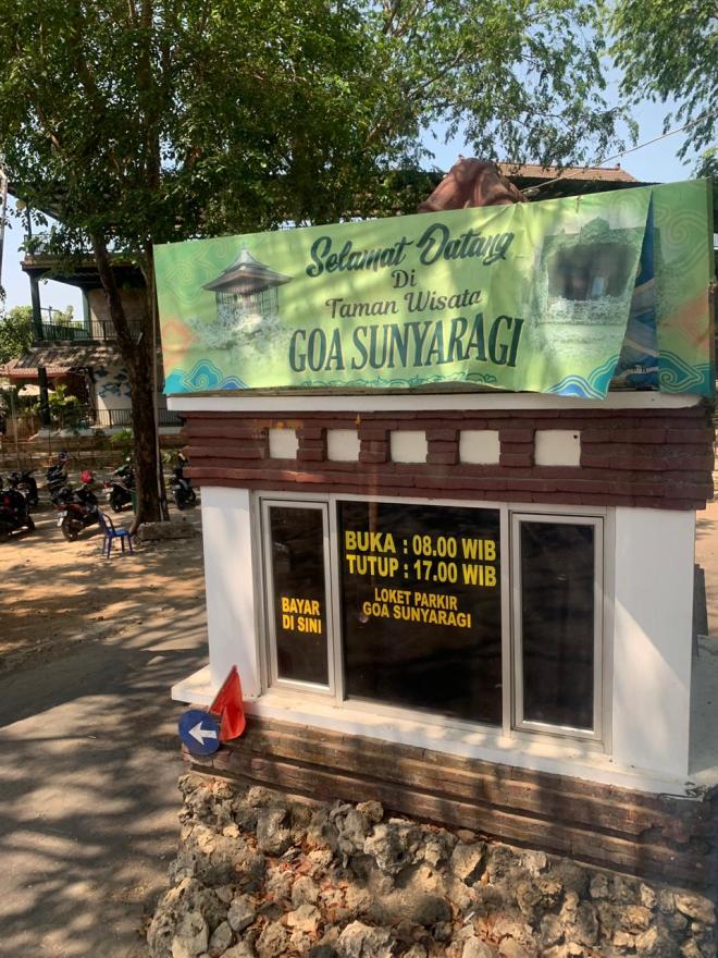 b1f40cba-2b46-4d8a-9823-b6117e5b44f9